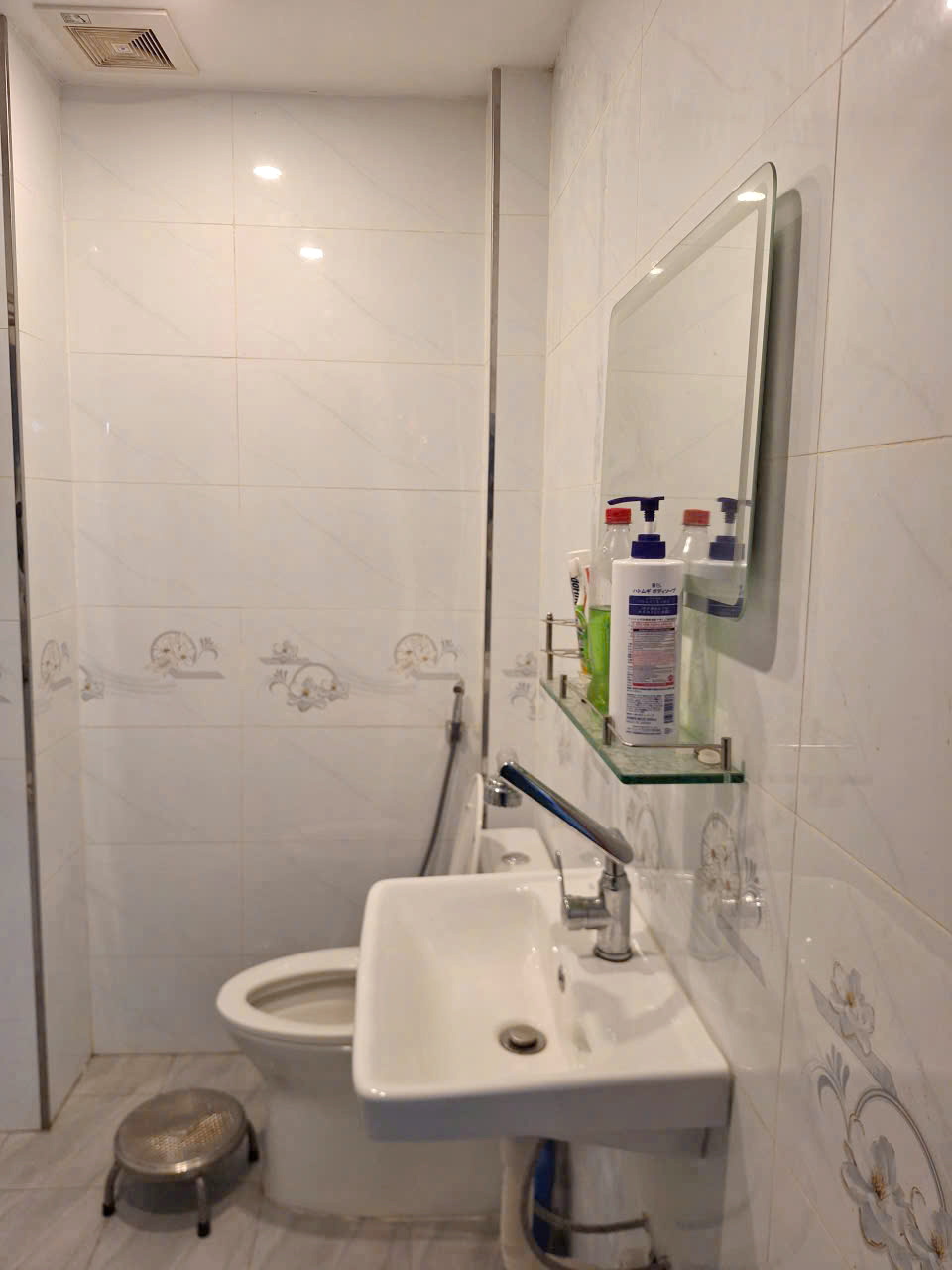 Nhà mới 2 tầng hẻm cụt đường Bông Sao P5Q8. Giá: 2.98 tỷ 16012133