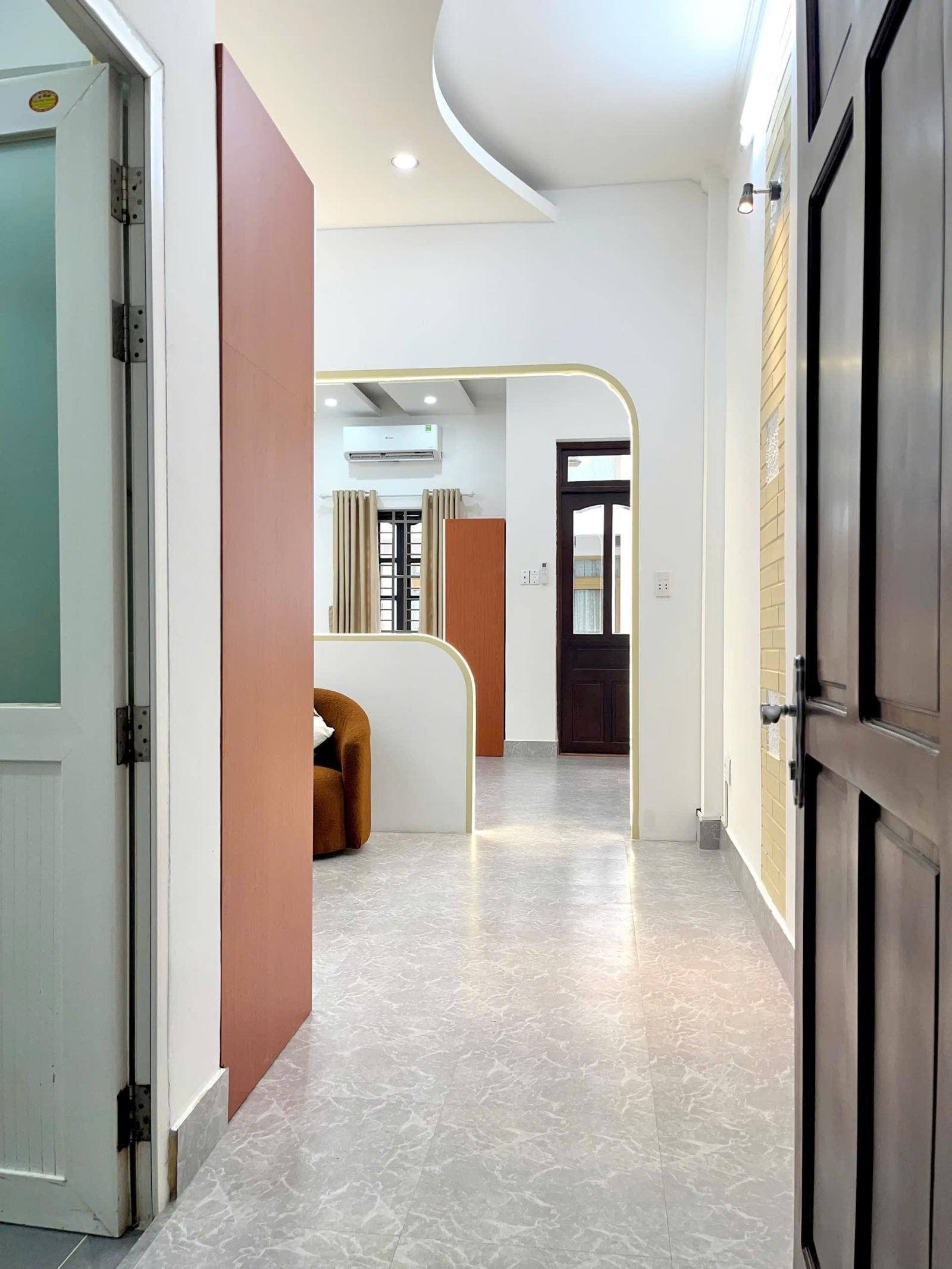 PHÒNG 33M² FULL NỘI THẤT – BAN CÔNG RIÊNG – QUẬN 1 16012135