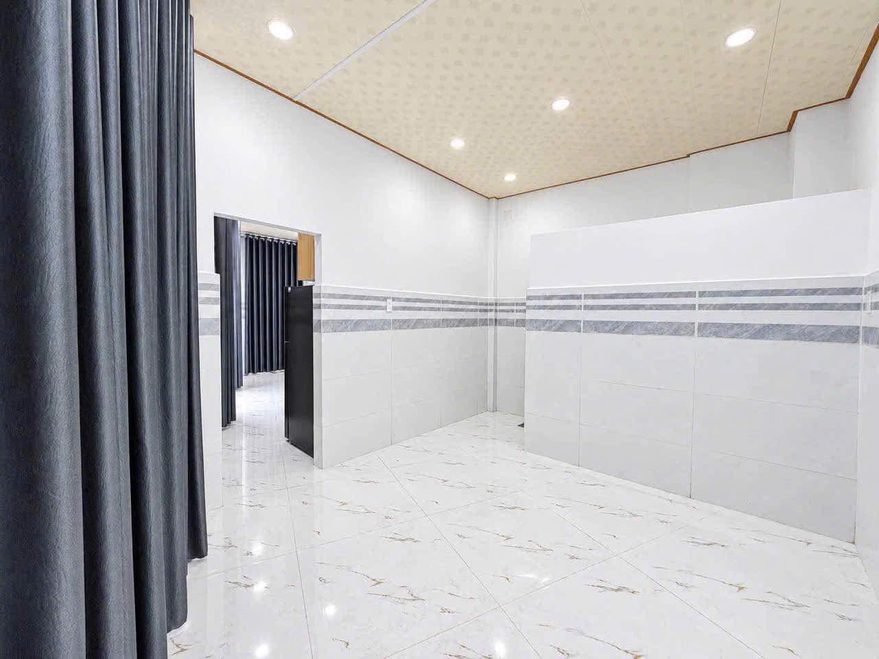 Bán nhà Mặt tiền đường số 1 - ngay Chung cư Bàu Cát, 9x5m, 2 tầng - 2 PN, hạ còn 5,4 Tỷ. 16012141