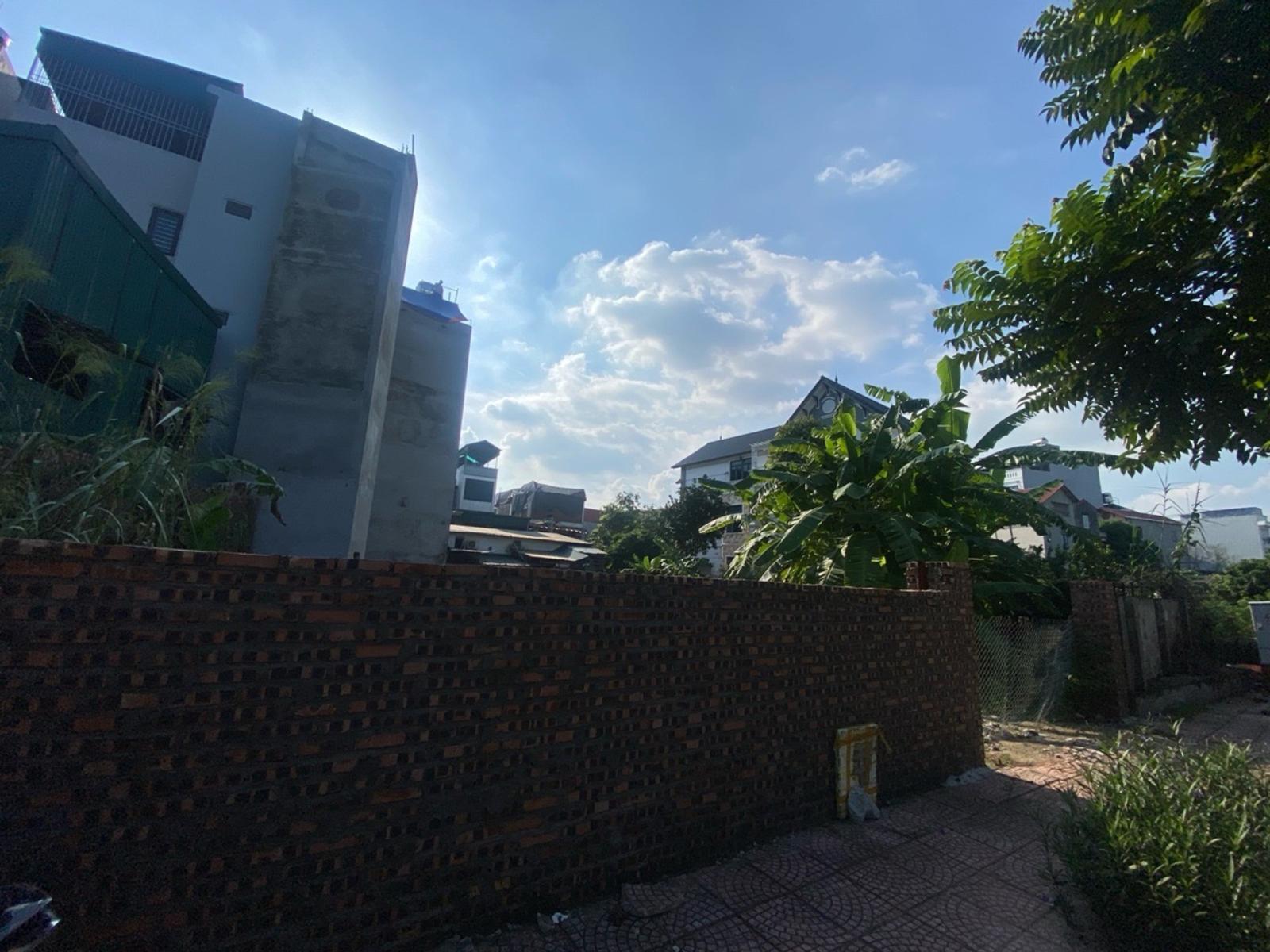 NẾU A/C ĐANG TÌM ĐÁT MẶT TIỀN KHỦNG DIỆN TÍCH LỚN MẶT ĐƯỜNG LỚN VỈA HÈ THÌ HÃY XEM TIN NÀY 16012205