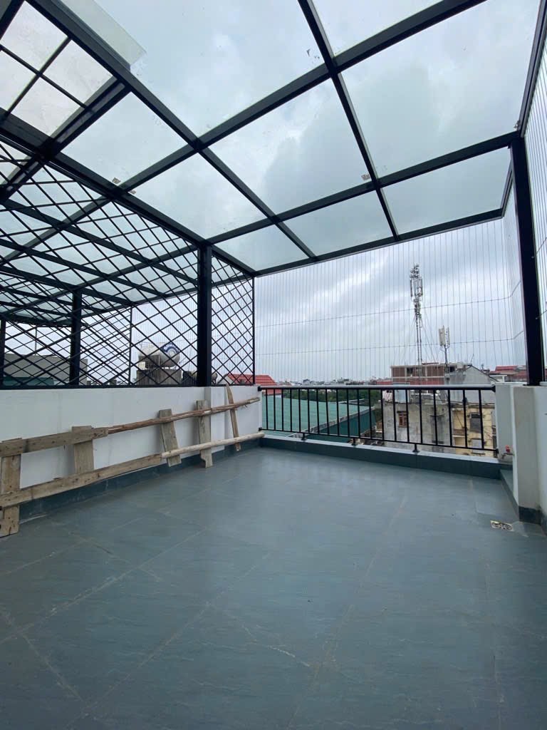 Bán nhà Ngọc Thuỵ,Long Biên 5 tầng,35m oto đỗ cổng nhỉnh 8 tỷ 16012207