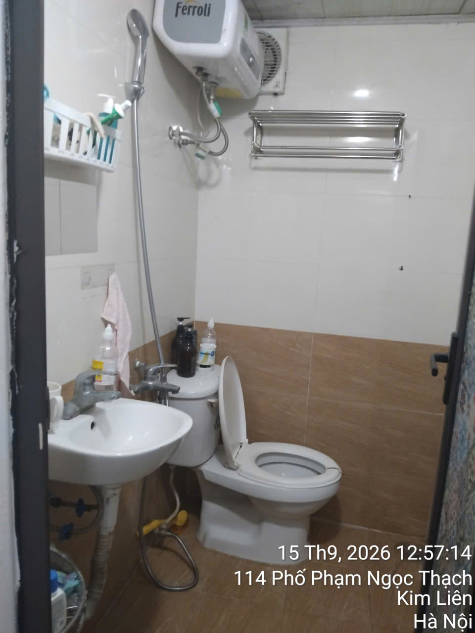 Chính chủ cần cho thuê căn hộ 3 phòng ngủ, tầng 2, tòa C2 mặt đường Phạm Ngọc Thạch, Đống Đa 16012228