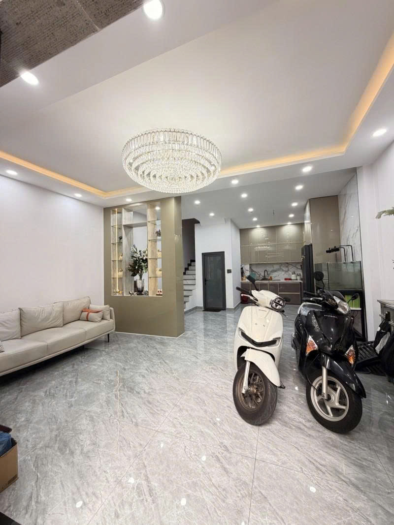 Bán nhà Hẻm 6m Hồng Bàng - gần Minh Phụng, 5,5x9m, 5 T - 4 PN, tặng full nội thất, 11 Tỷ. 16012233