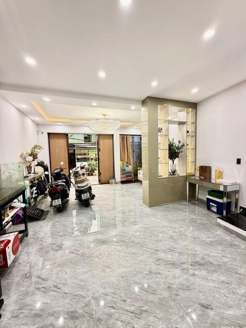 Bán nhà Hẻm 6m Hồng Bàng - gần Minh Phụng, 5,5x9m, 5 T - 4 PN, tặng full nội thất, 11 Tỷ. 16012233