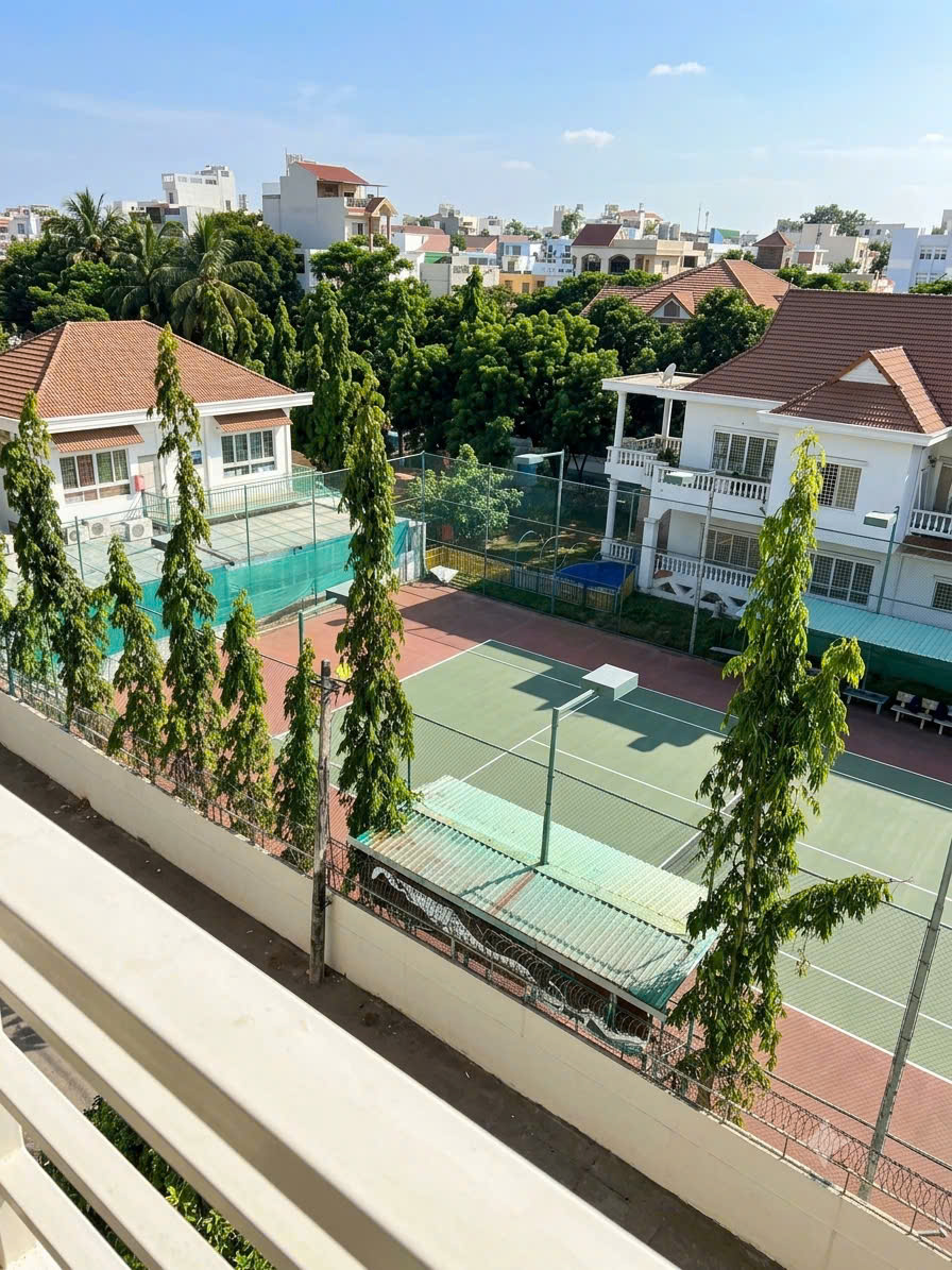 Ngộp bank Gấp B.án - Hẻm Xe Tải 8m Thông - 72m2- 4 tầng - Gần ĐH CN4 - Chỉ 9T+ 16012249