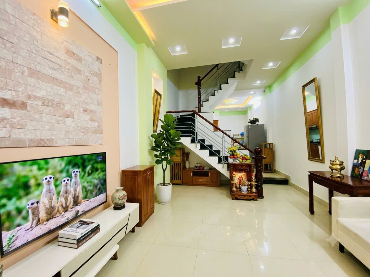 Ngộp bank Gấp B.án - Hẻm Xe Tải 8m Thông - 72m2- 4 tầng - Gần ĐH CN4 - Chỉ 9T+ 16012249