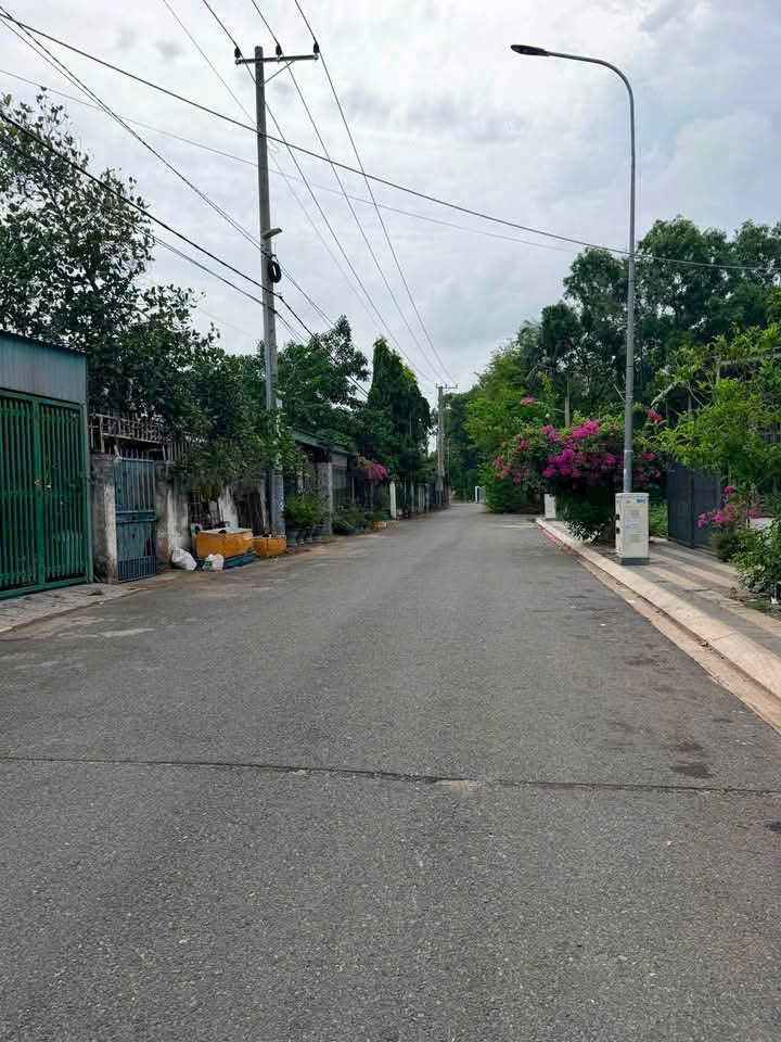ĐẤT AN NGÃI, đã có sổ công chứng liền trong ngày* Diện tích: 5*17m, vị trí đẹp chỉ có 580 triệu 16012297