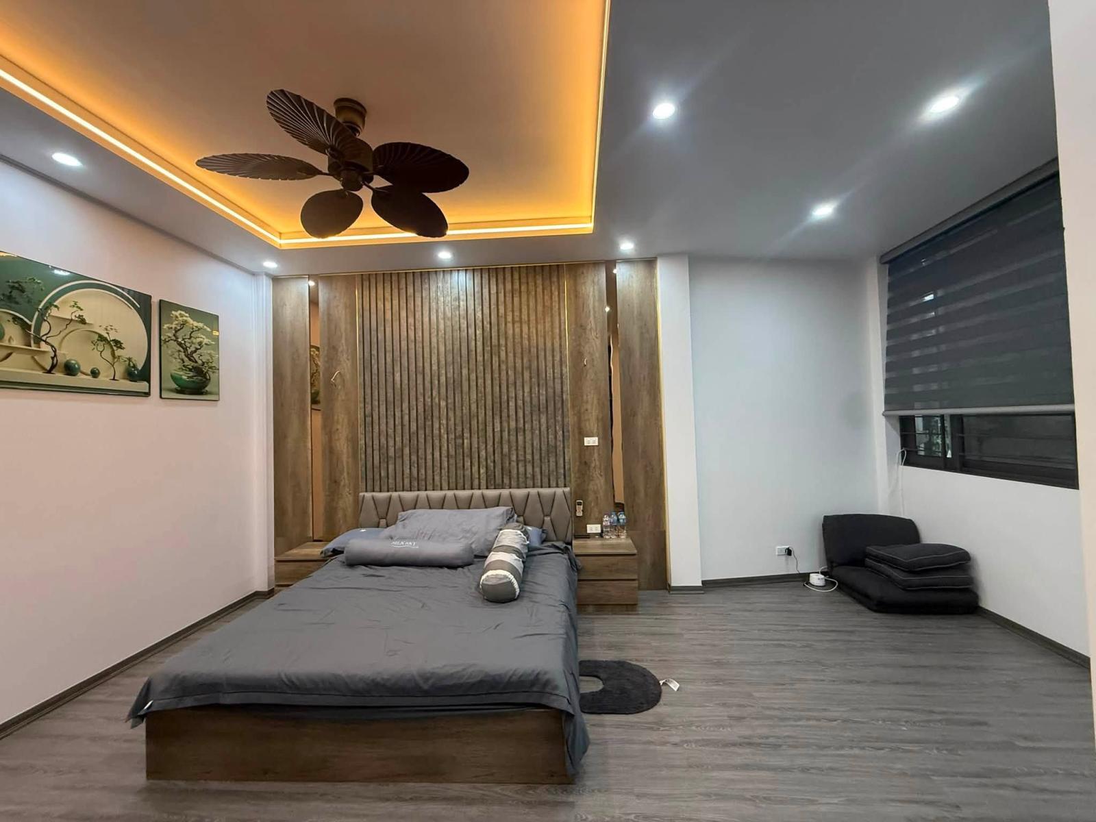 Bán nhà Nguyễn Công Trứ, 40m2, 5 tầng, mặt tiền 4m, 15.5 tỉ, cách mặt phố 1 nhà, ngõ rộng thoáng, 16012304