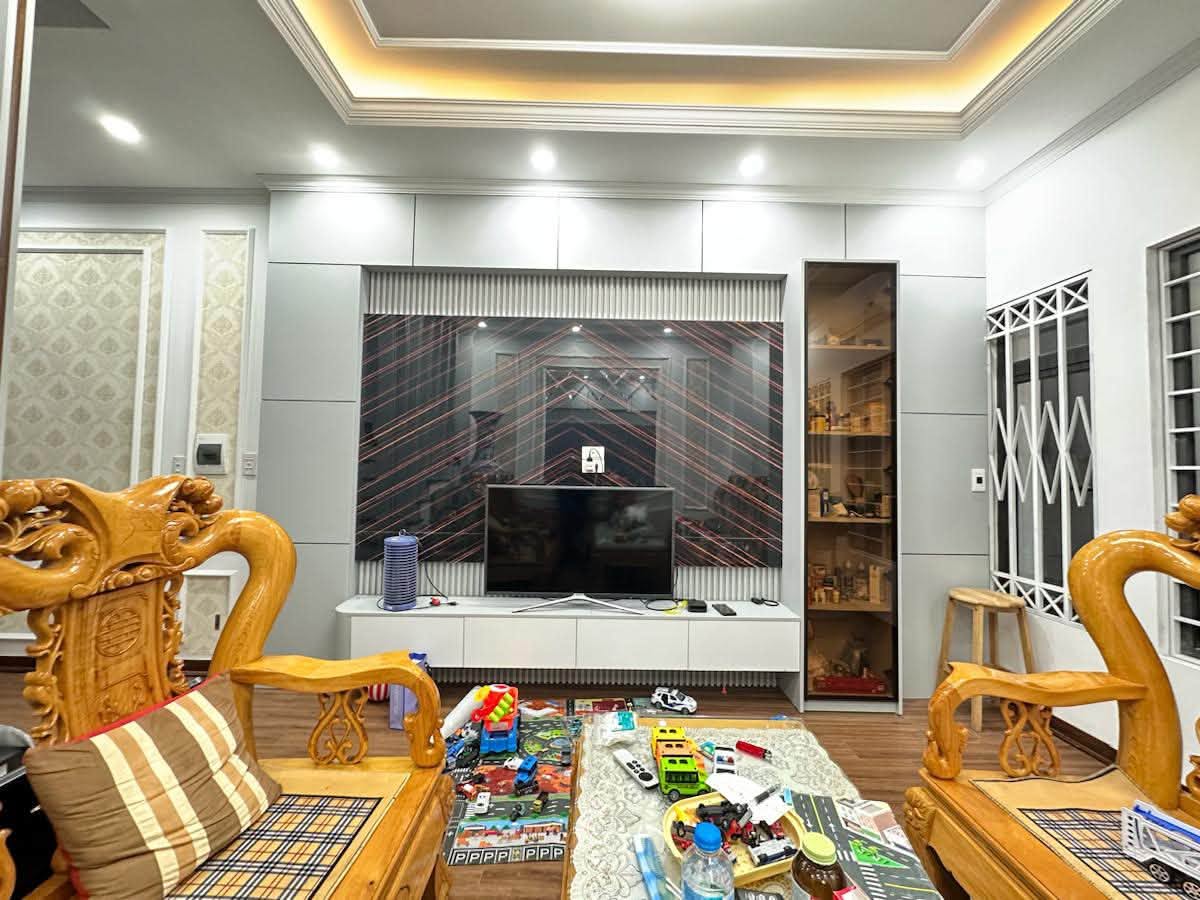 Bán nhà Lò Đúc, 40m2, 5 tầng, mặt tiền 4m, 15.5 tỉ, cách mặt phố 1 nhà, ngõ rộng thoáng, nhà đẹp ở 16012310