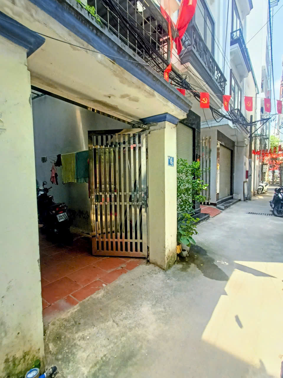 Bán nhà phố Phú Kiều - Vị trí đẹp - MT 9,4m, 2 khối nhà, dòng tiền 35tr-tháng, giá 21,5 tỷ 16012334
