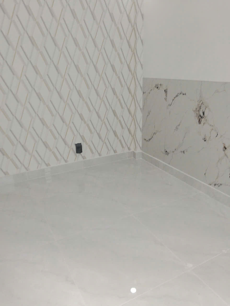 Nhà lô góc Trần Thị Hè, Quận 12 - 4x16m, 3PN, hẻm xe hơi thông, nhà mới, giá 4,85 tỷ 16012370