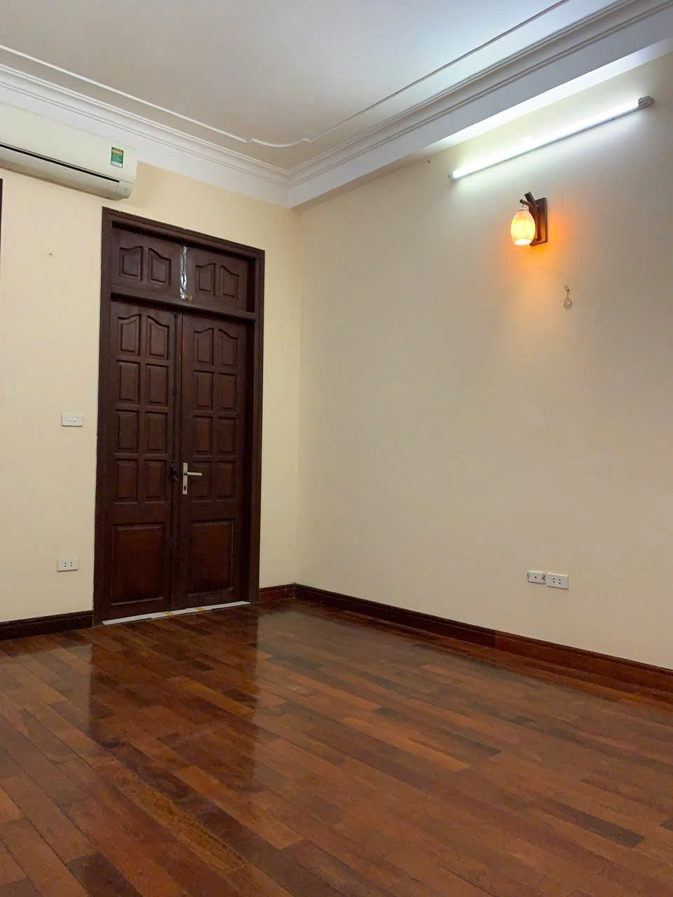 CHO THUÊ NHÀ VŨ MIÊN – TÂY HỒ  60M² × 5 TẦNG  4PN  4WC  18 TRIỆU/THÁNG 16012383