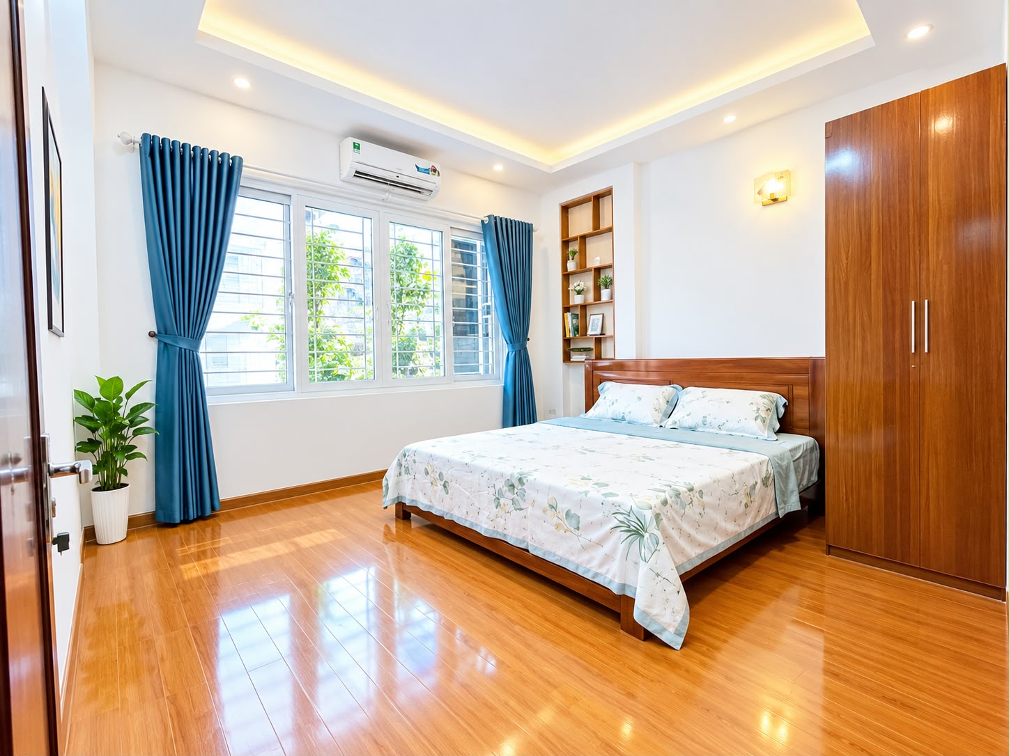 BÁN GẤP NHÀ VĂN CAO PHỐ VIP BA ĐÌNH GIÁP RANH TÂY HỒ KD 70M X 4 TẦNG 27,5 TỶ  16012456