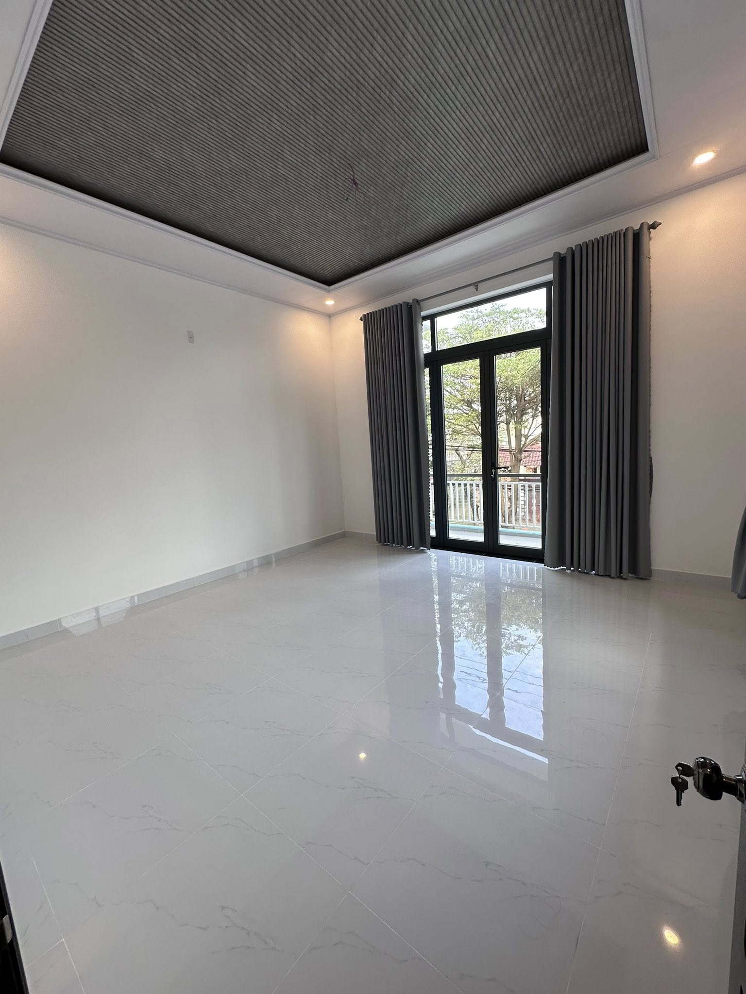 NHÀ ĐẸP 2 TẦNG NGUYỄN CÔNG HOAN 125M2 NGANG 6.4M 16012504