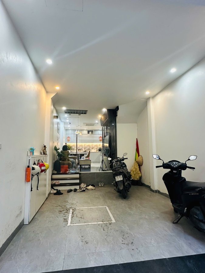 Bán Nhà Hoàng Văn Thái. Thanh Xuân. Ô Tô. DT 43m2. MT 3.6m. 4 Tầng. Giá 16.9 Tỷ. 16012542