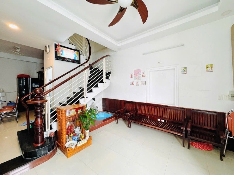 Bán nhà 3 tầng 42m2 Lã Xuân Oai, Tăng Nhơn Phú A, Q9. Thủ Đức, TP HCM.  Giá 4,38 tỷ, sổ hồng riêng. 16012543