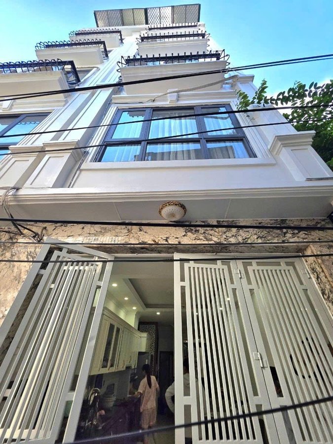 Bán Nhà Lạc Long Quân. Cầu Giấy. 6 Tầng Thang Máy. DT 35m2. MT 3.4m. Giá 10.8 Tỷ. 16012546