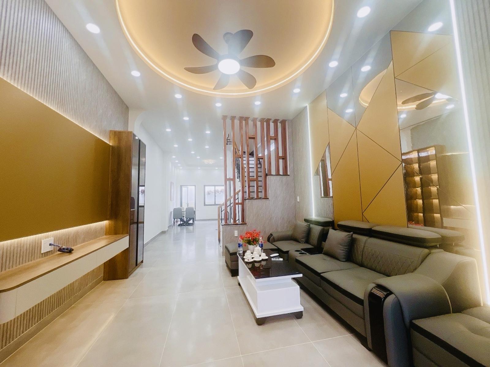 NHÀ MỚI HOÀN THIỆN NGAY CHỢ HIỆP BÌNH - 60M2 (3 TẦNG - 4PN - 5WC) - CHỈ 5.5Đ 16012579