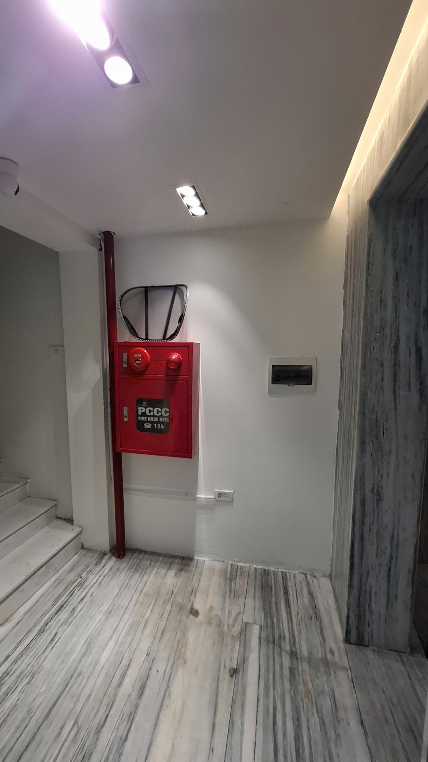 Cho thuê nhà, 101m2- 7T, Nguyễn Trường Tộ, Hàng Than, Trấn Vũ -45 tr 16012591