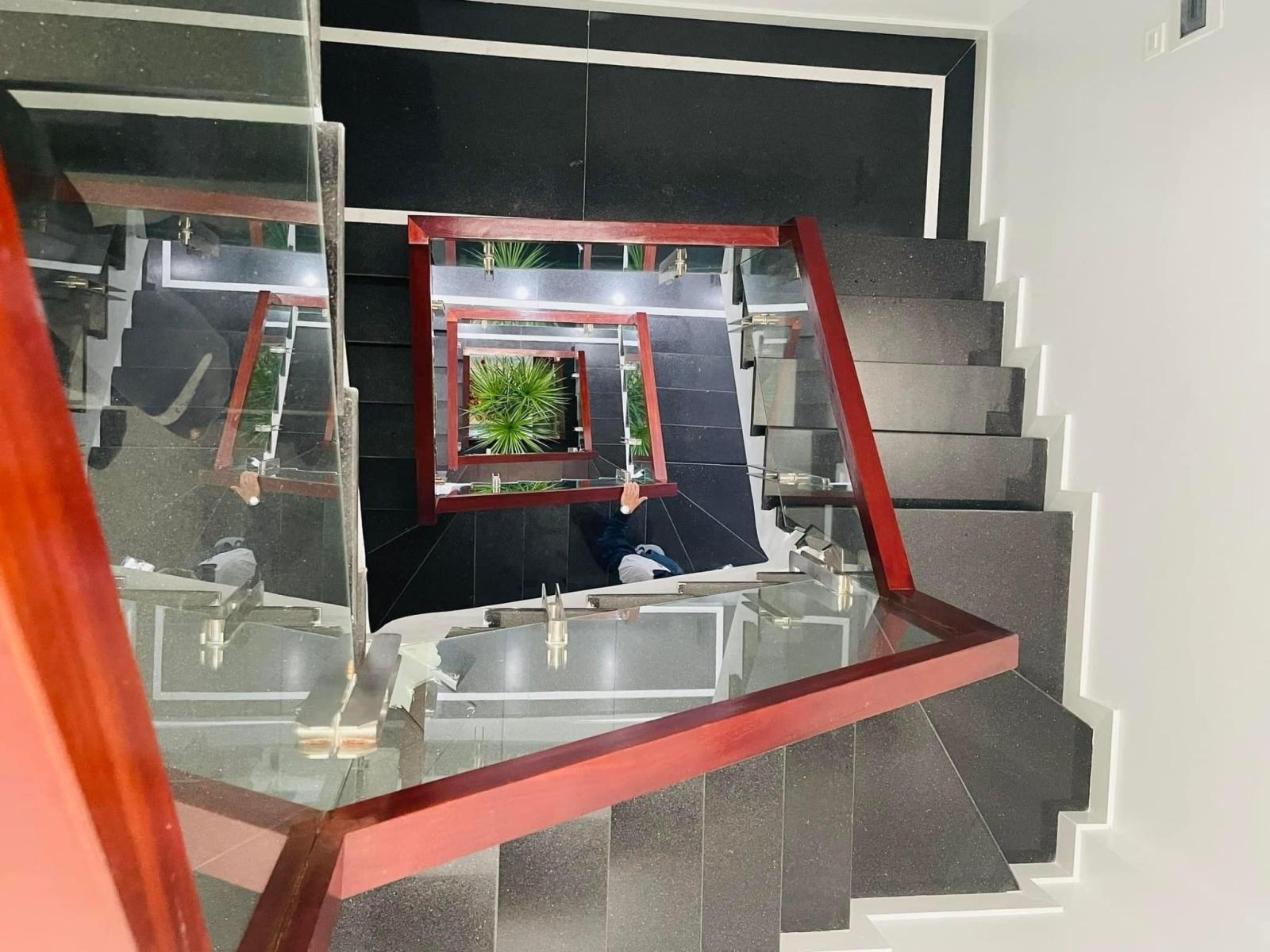 Cho thuê nhà, 155m2- 8T, Nguyễn Trường Tộ, Hàng Than, Trấn Vũ -63 tr 16012600