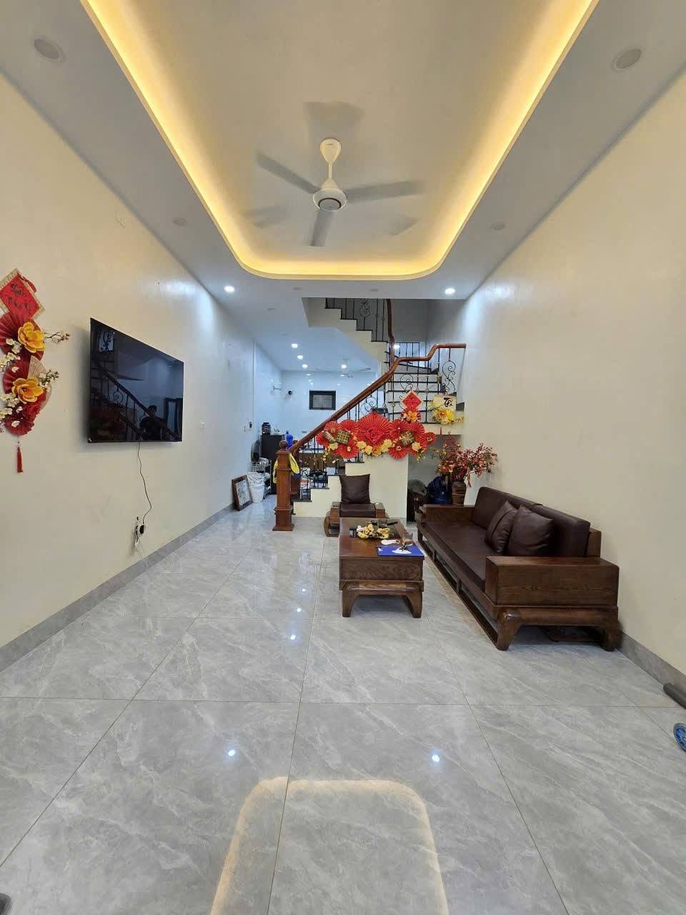 Chính chủ bán nhà phố Hàng Giày, 4 tầng, mặt tiền 10m, 90m2, 32 tỉ, homestay đỉnh 16012685