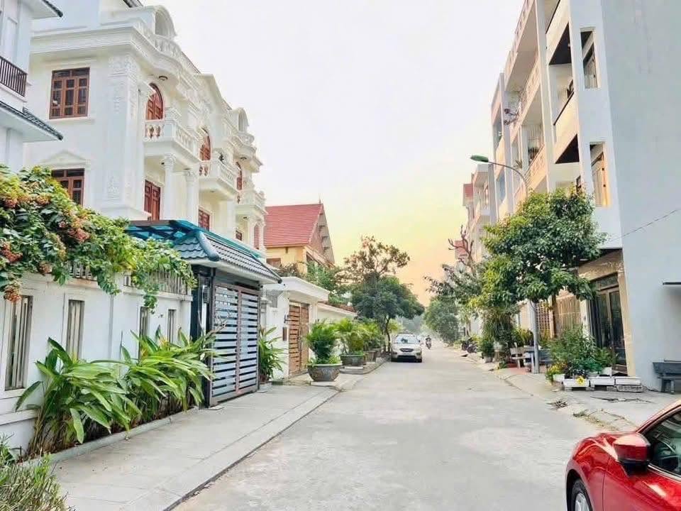 Bán đất biệt thự mặt phố Nguyễn Viết Xuân, KĐT An Phú, ph Tân Bình, TP HD, 250m2, mt rộng, giá tốt 16012724
