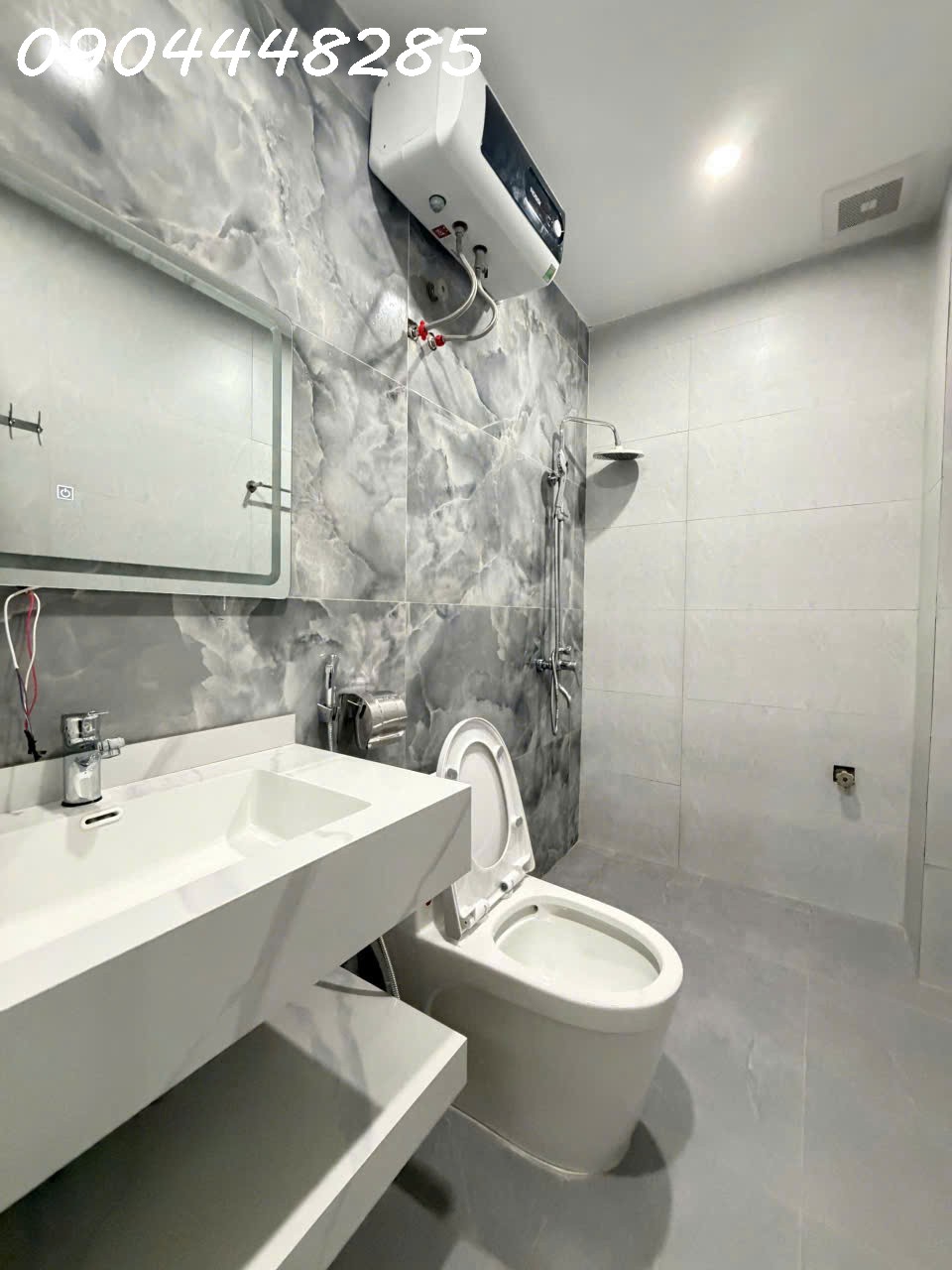 Nhà đẹp độc lập sân cổng riêng mặt ngõ cách đường chính 20m ô tô đỗ cửa tại Đằng Hải Hải An 16012940