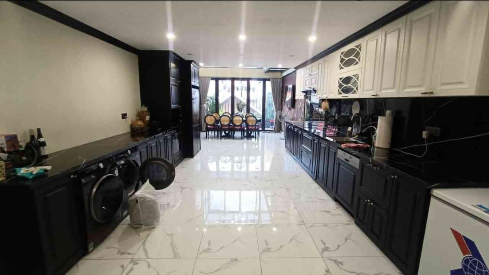 Bán nhà 8 tầng phố Xuân La , diện tích 75m2, giá 33 tỷ 16012974