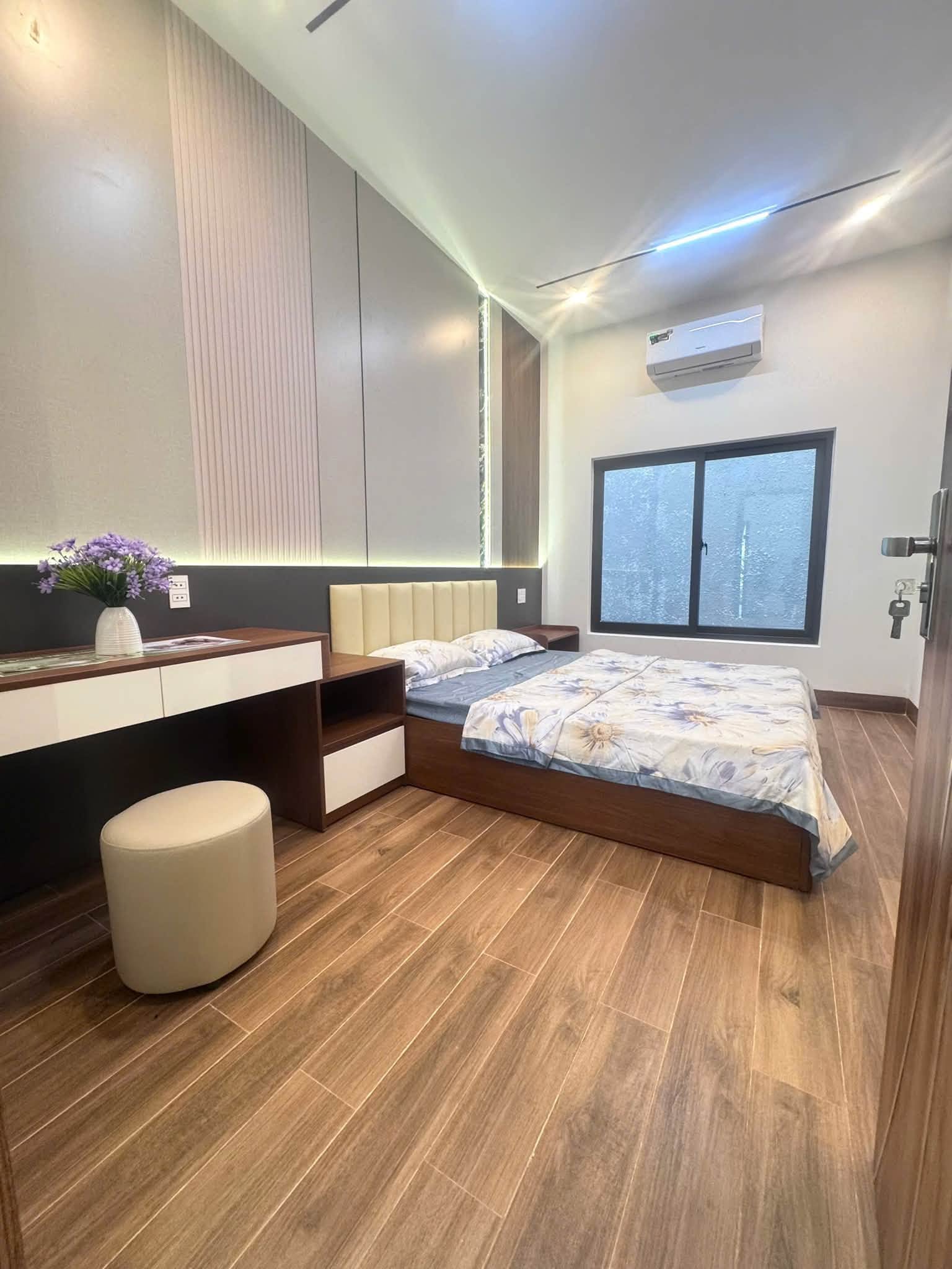 SIÊU PHẨM- Ô TÔ NGỦ TRONG NHÀ ĐƯỜNG NHỰA 7,5M -GẦN CHỢ HÒA KHÁNH 16012983
