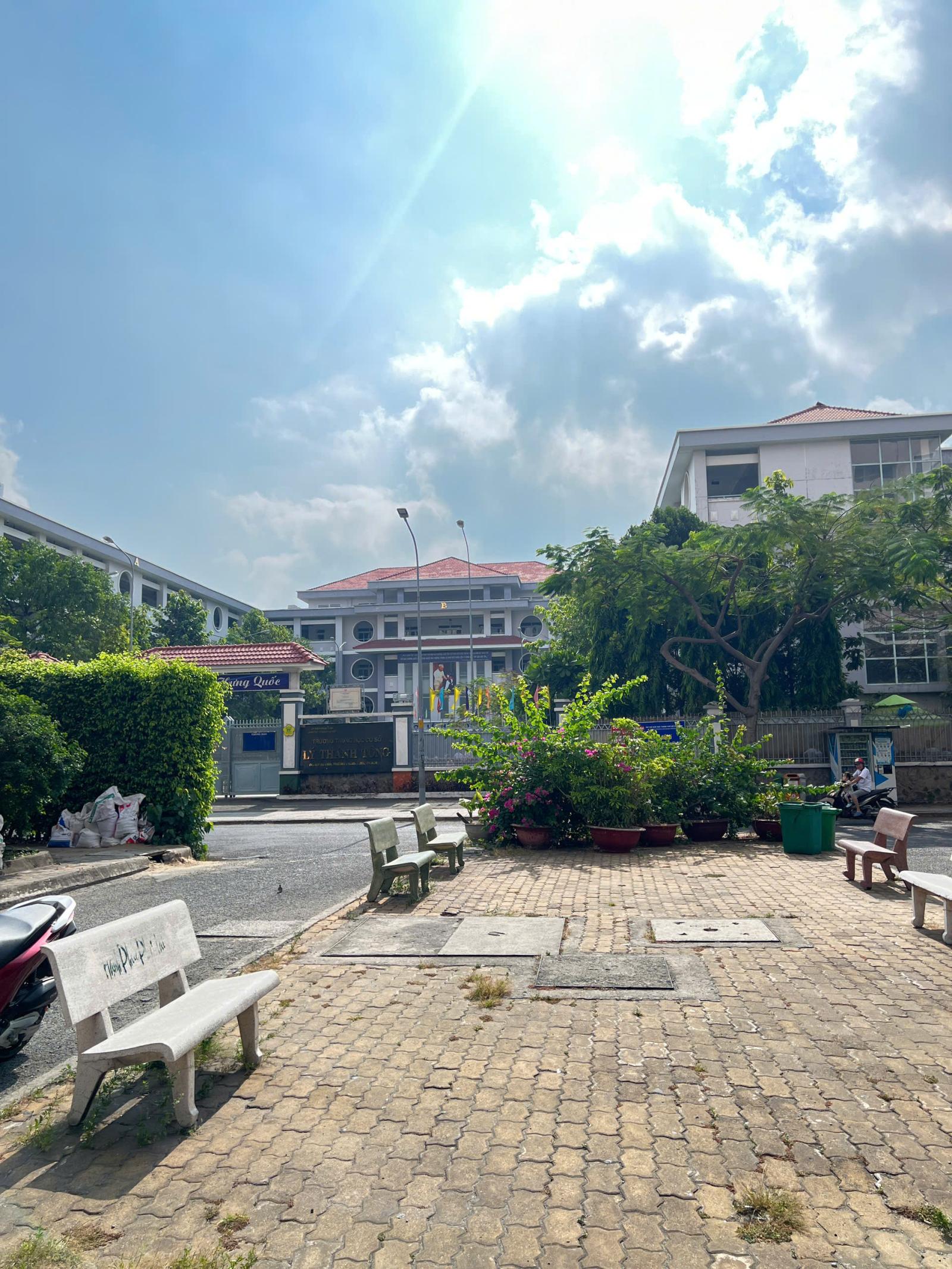Căn hộ góc 62m2 tầng cao chung cư  view sông 481 Hưng Phú - Ba Đình P9Q8. Giá: 2.3 tỷ 16012998
