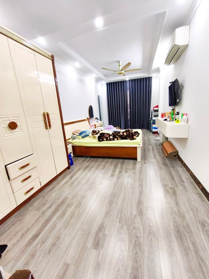 Bán Nhà Bạch Đằng. Hoàn Kiếm. Ô Tô. DT 35m2. MT 3.3m. 5 Tầng. Giá 12.4 Tỷ. 16013015
