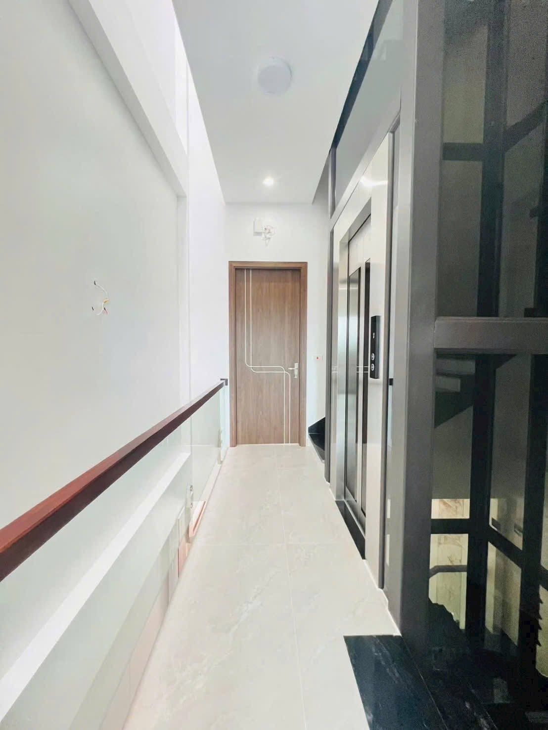 Bán nhà 4 tầng mặt phố KĐT Ngọc Châu, Đồng Triều, ph Ngọc Châu, TP HD, 72m2, mt 4.5m, thang máy 16013021