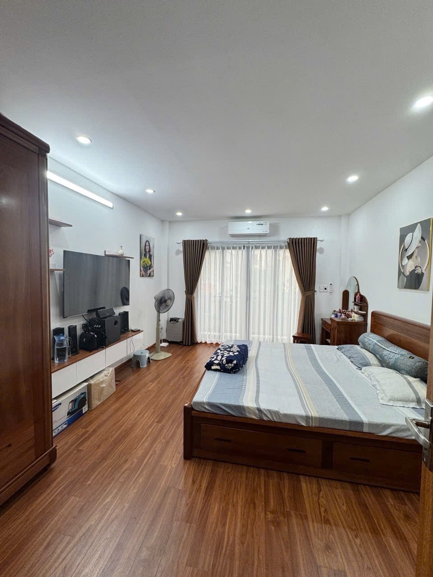 Nhà dân Ngọc Thụy 5 tầng mới xây ô tô vào cửa 16013046