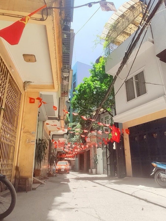 Bán Nhà Đê La Thành. Ba Đình. Ô Tô. DT 33m2. MT 3m. 5 Tầng. Giá 11 Tỷ. 16013068