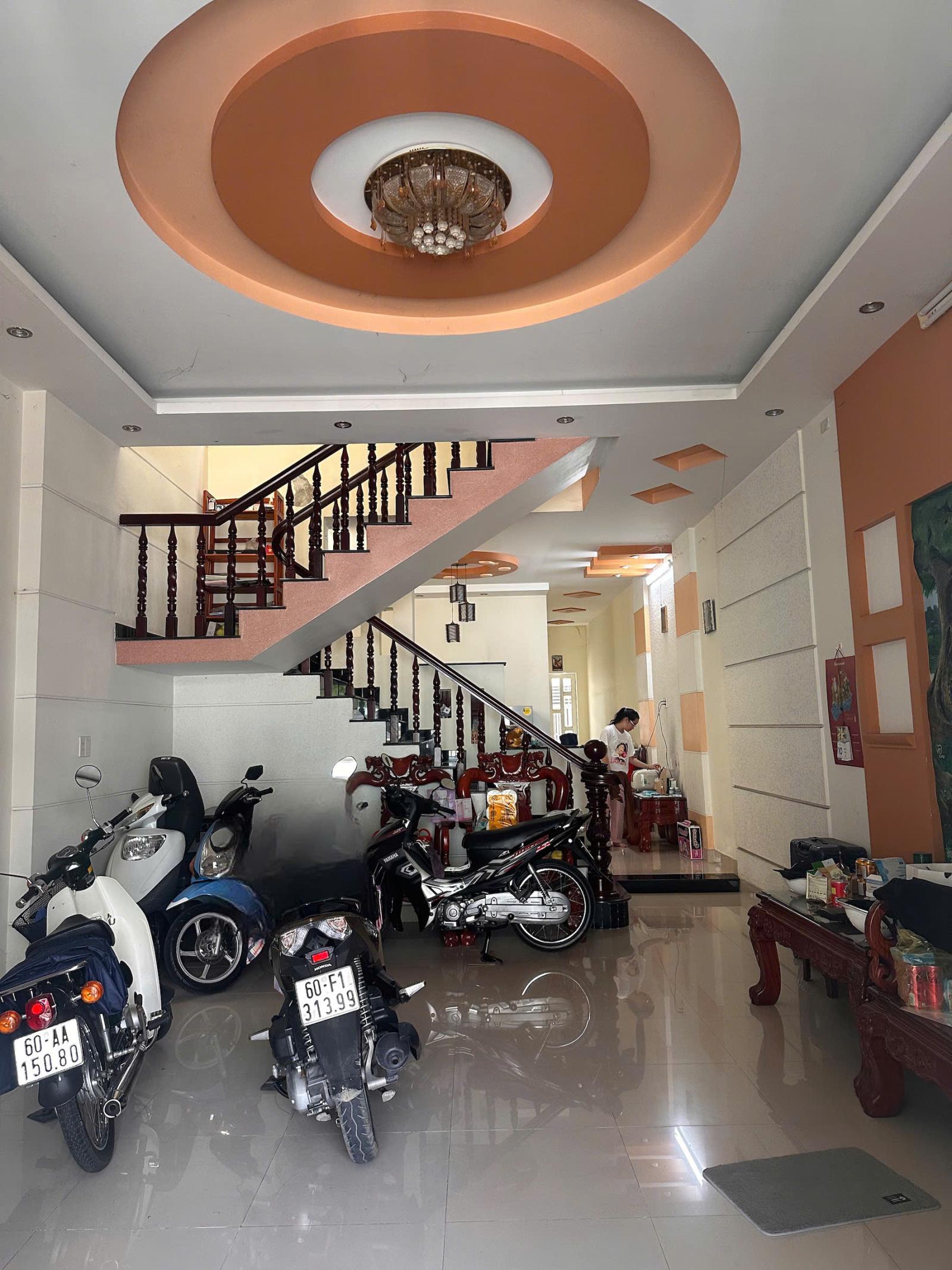 Bán nhà 1 trệt 1 lầu 90m2 - kdc Tân Phong , tp Đồng Nai giá 4,9 tỷ thương lượng 16013146