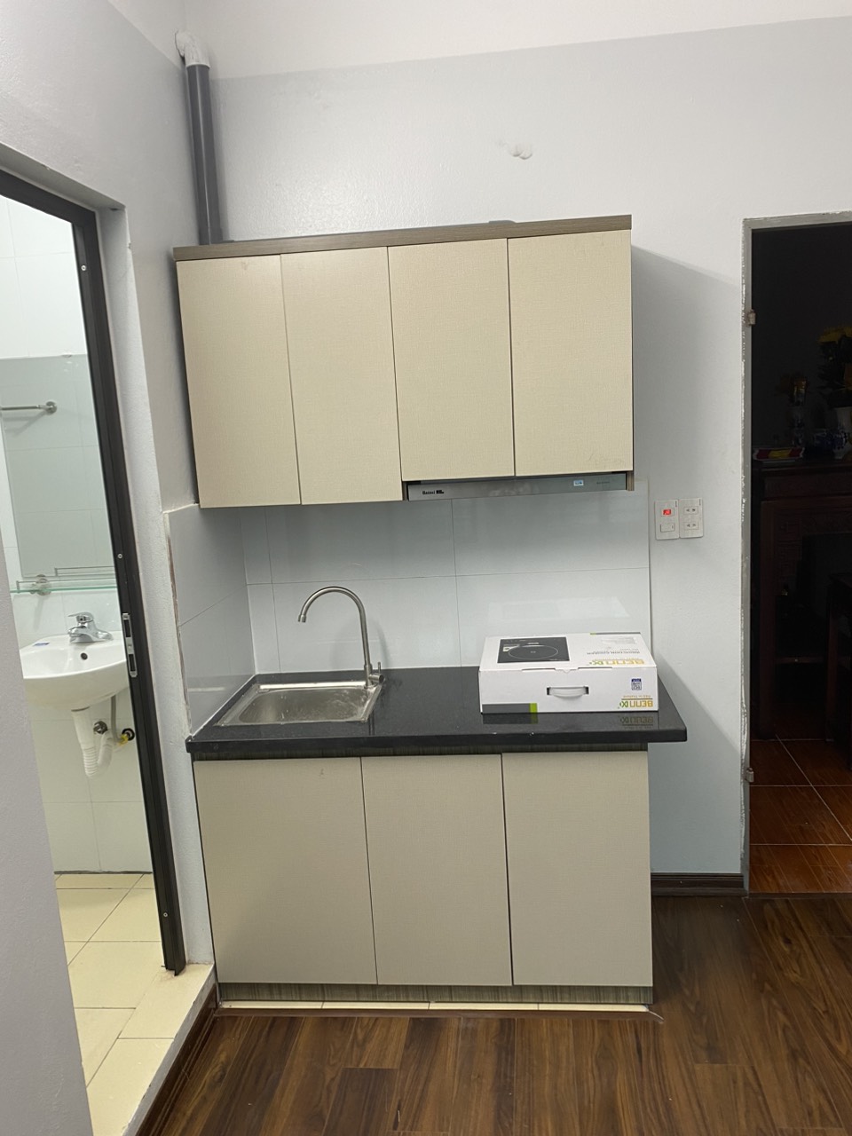 Cho thuê Căn chung cư mini 1N1K tại Số 98 ngõ 116 Phan Kế Bính, Cống Vị, Ba Đình. Chỉ 6tr 16013178
