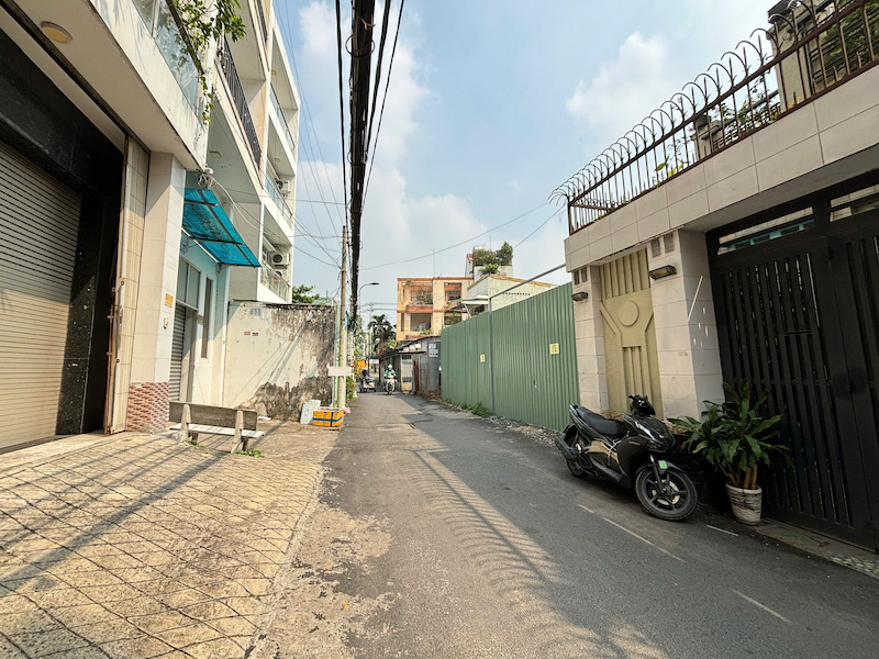 
Bán đất Quốc Lộ 13 Bình Thạnh, DT 363m² ngang hơn 10, sổ hồng, giá 41 tỷ 16013189