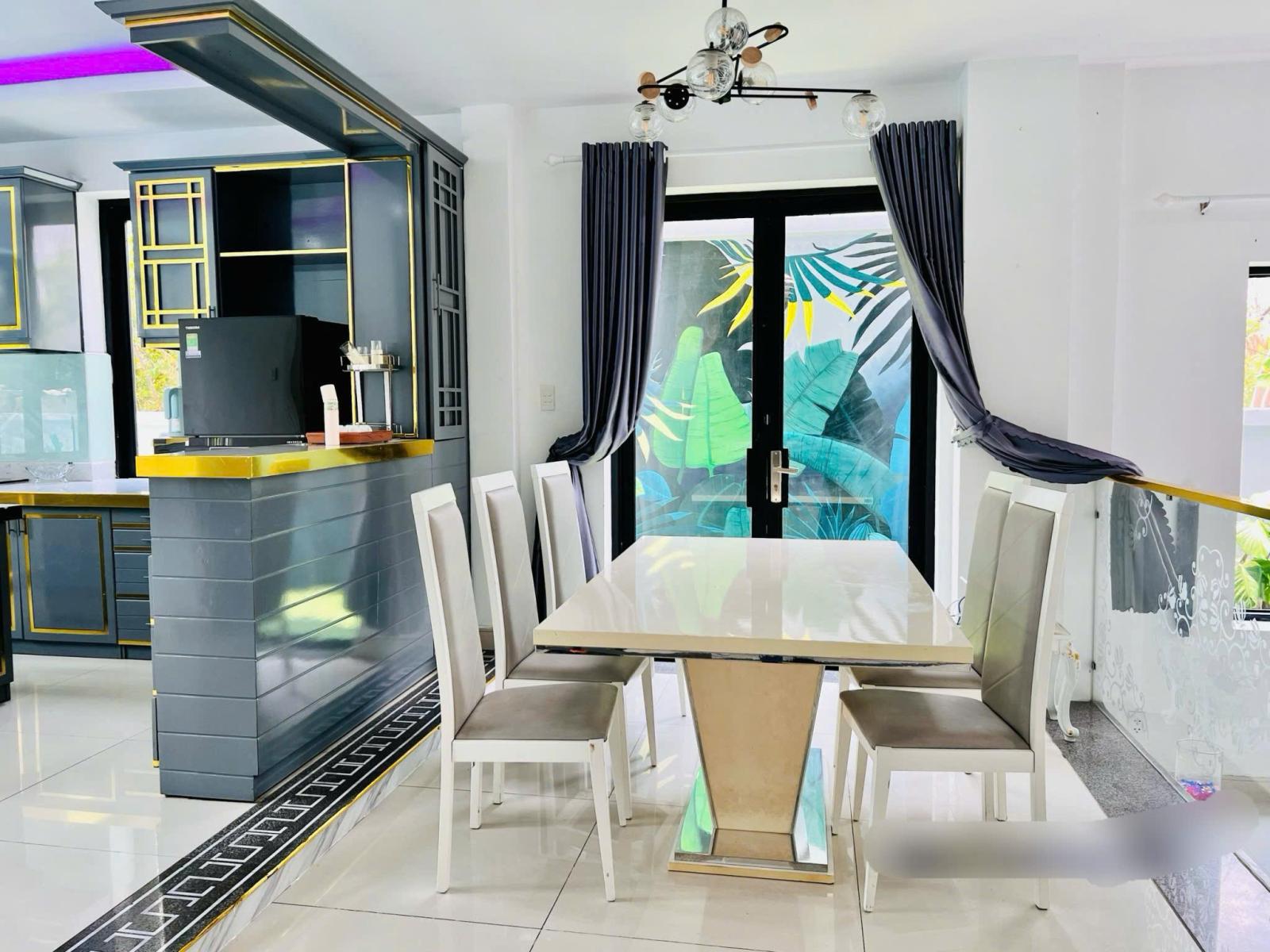 Cho thuê Biệt Thự 5 tầng 250m2 đường Lê Thị Kỉnh Phước Kiển Nhà Bè. Giá 40triệu 16013302