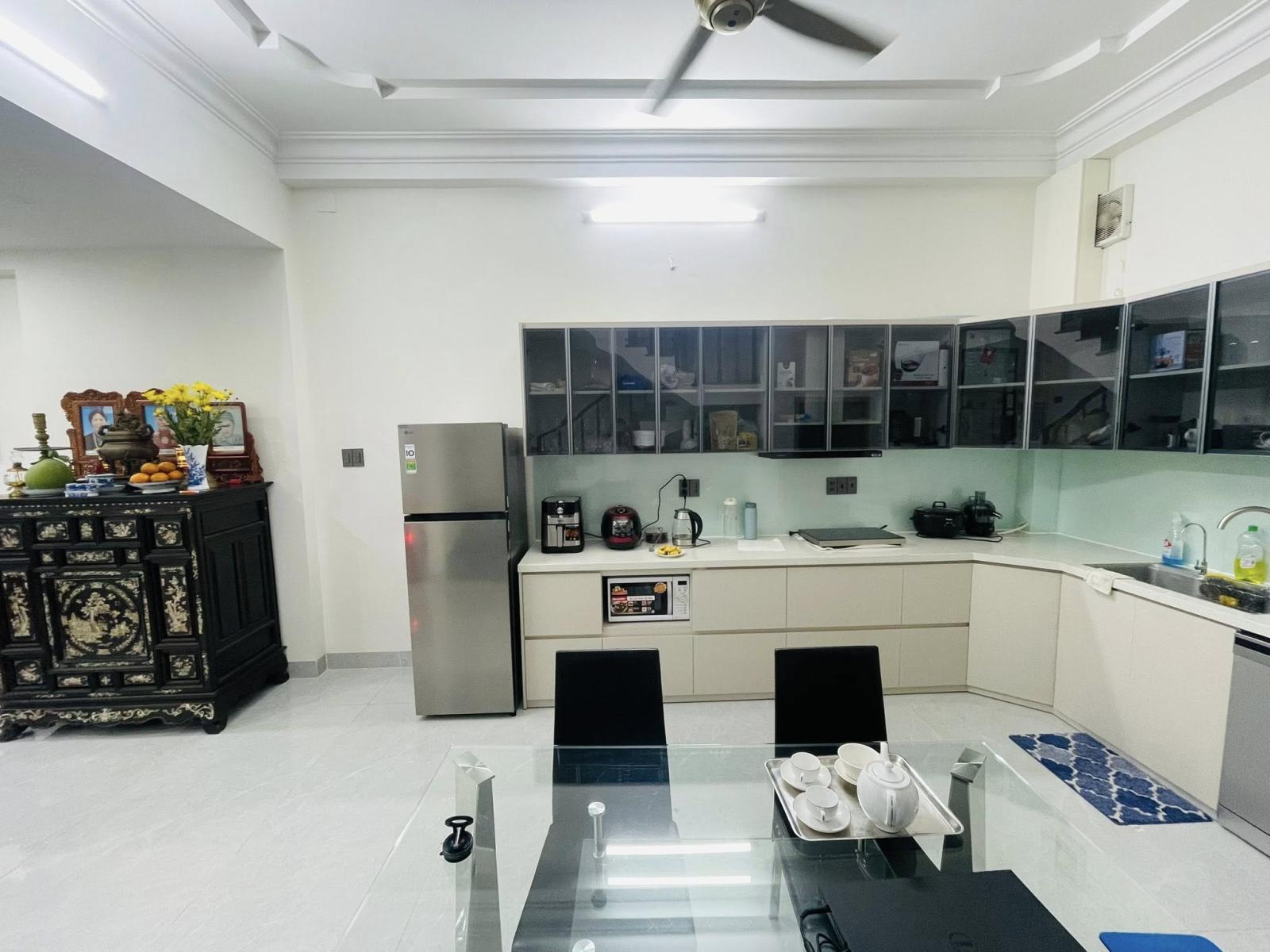 Bán nhà HXH 8m Phan Chu Trinh - giao Bạch Đằng vào, 6x14m, 4 Tầng - 5PN, chỉ 14,3 Tỷ. 16013333
