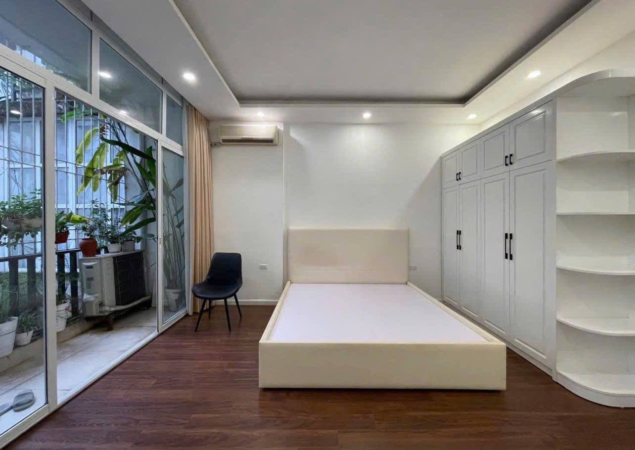 CHO THUÊ NHÀ MP ĐÊ LA THÀNH – ĐỐNG ĐA  50M² × 4 TẦNG  4PN  3WC  18 TRIỆU/THÁNG 16013348
