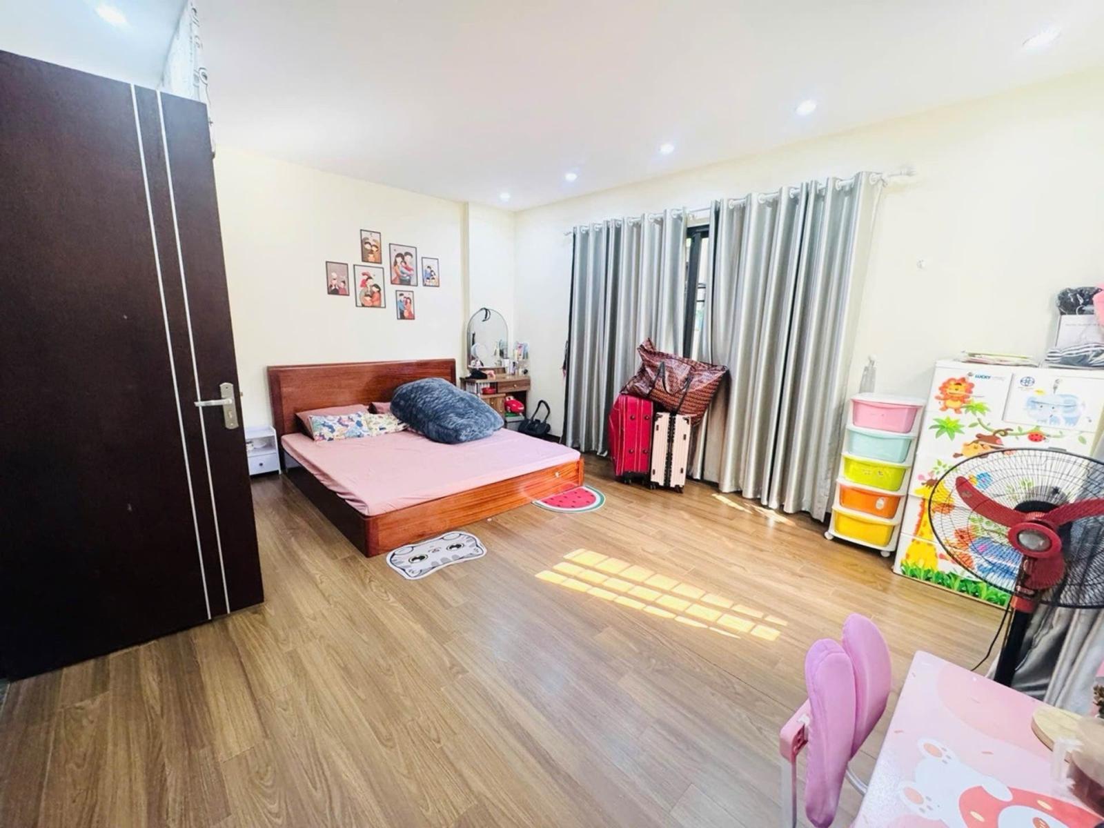 Hoa Hậu Ngọc Thụy 7 tỷ 35m ô tô đỗ cửa,long biên 16013379