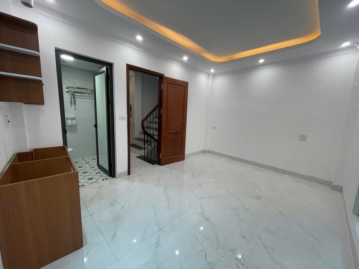 Bán Nhà Kim Giang. Hoàng Mai. 8 Tầng Thang Máy. Lô Góc. Ô Tô. DT 60m2. Giá 18.4 Tỷ. 16013436