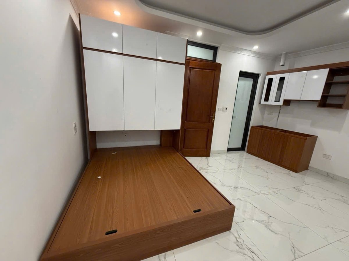 Bán Nhà Kim Giang. Hoàng Mai. 8 Tầng Thang Máy. Lô Góc. Ô Tô. DT 60m2. Giá 18.4 Tỷ. 16013436