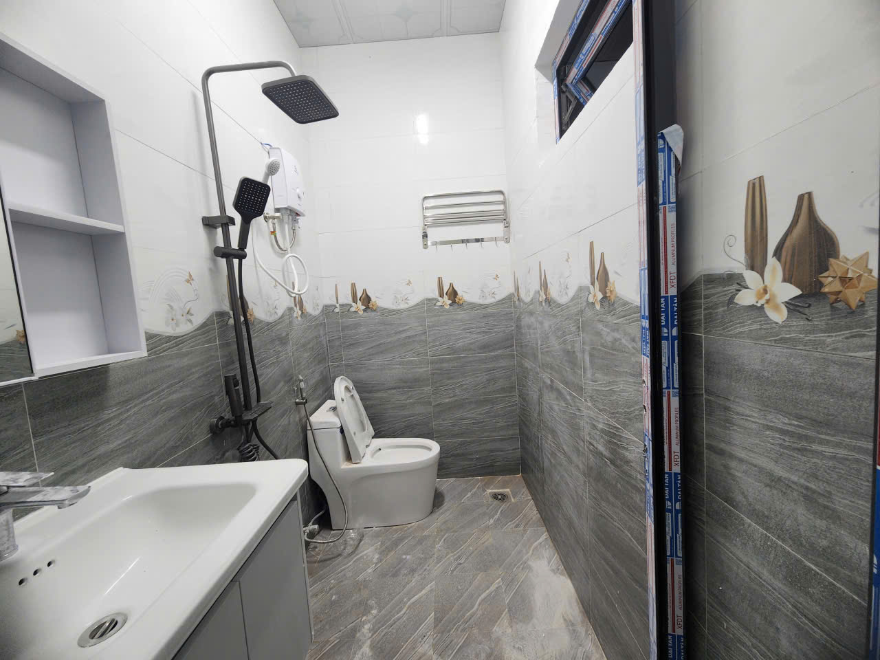 Cho thuê nhà mới xây 4 phòng ngủ giá 6 triệu tại phường 7 Đà Lạt Lâm Đồng 16013470