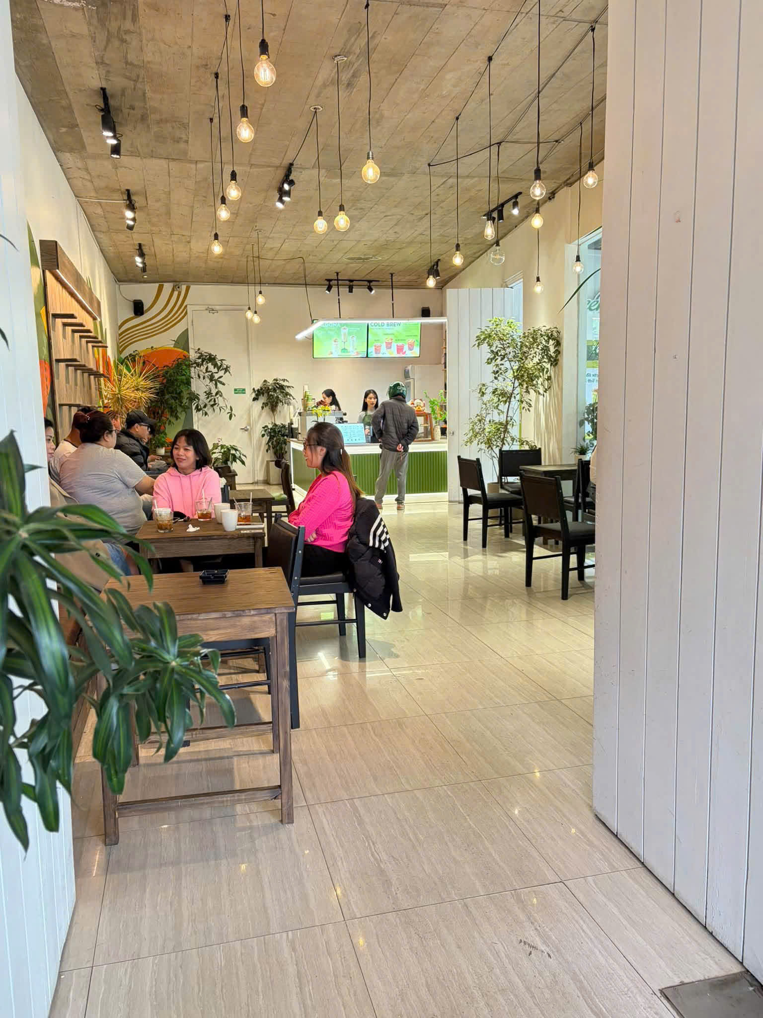 Cần sang nhượng quán cà phê đang kinh doanh góc 2 mặt tiền Trần Lê giá 25 triệu tại Đà Lạt Lâm Đồng 16013479