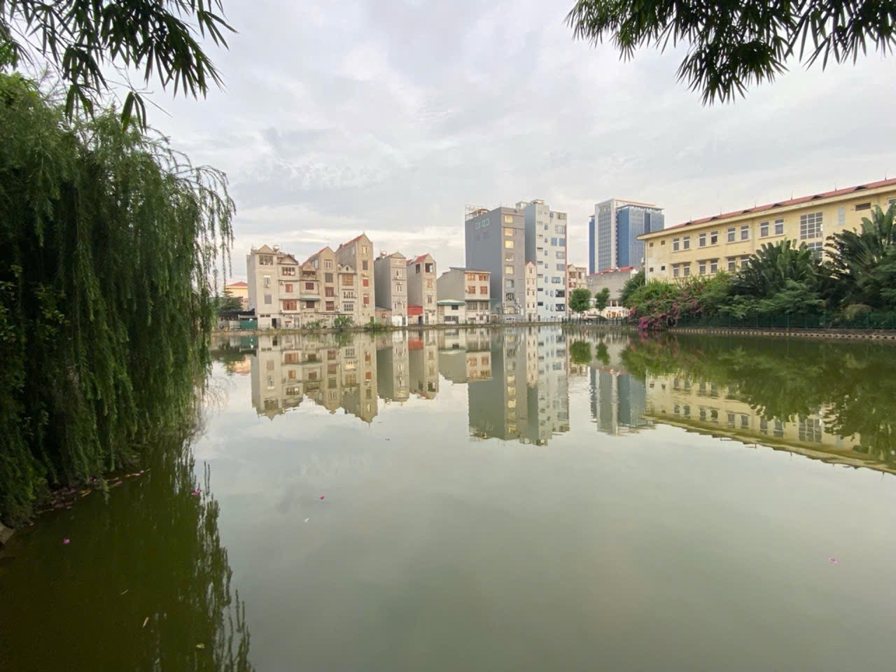 CỰC HIẾM TRUNG TÂM BẮC GIANG – 3 MẶT THOÁNG – VIEW HỒ – NHÀ MỚI XÂY – THANG MÁY – Ô TÔ TRÁNH NHAU 16013500