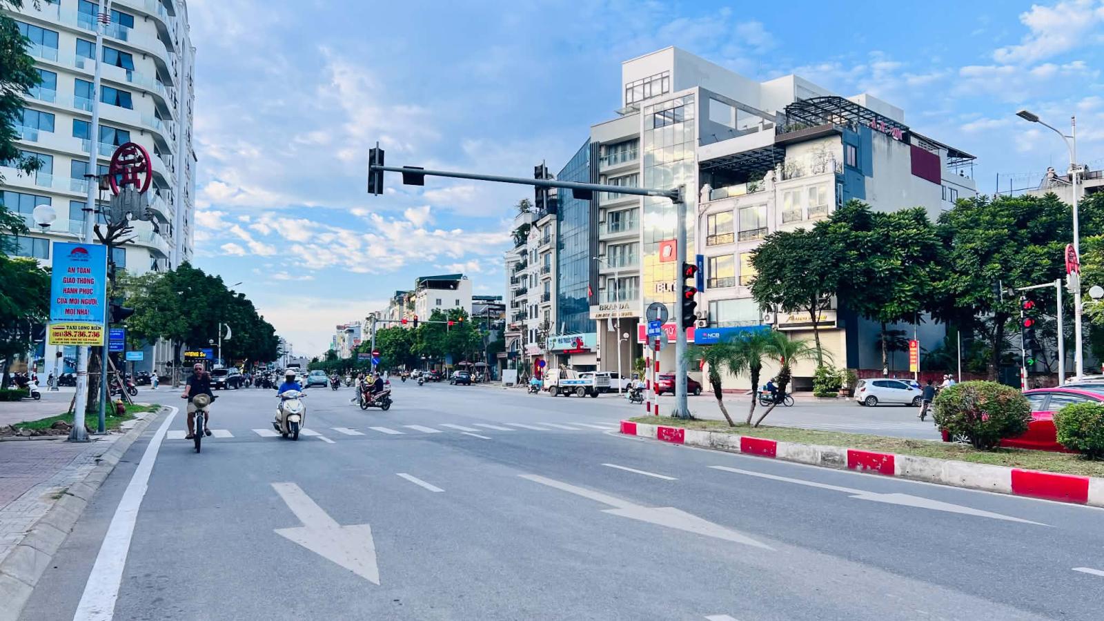 TÒA NHÀ MẶT PHỐ HỒNG TIẾN – BUILDING 10 TẦNG- MẶT TIỀN 8M 16013505