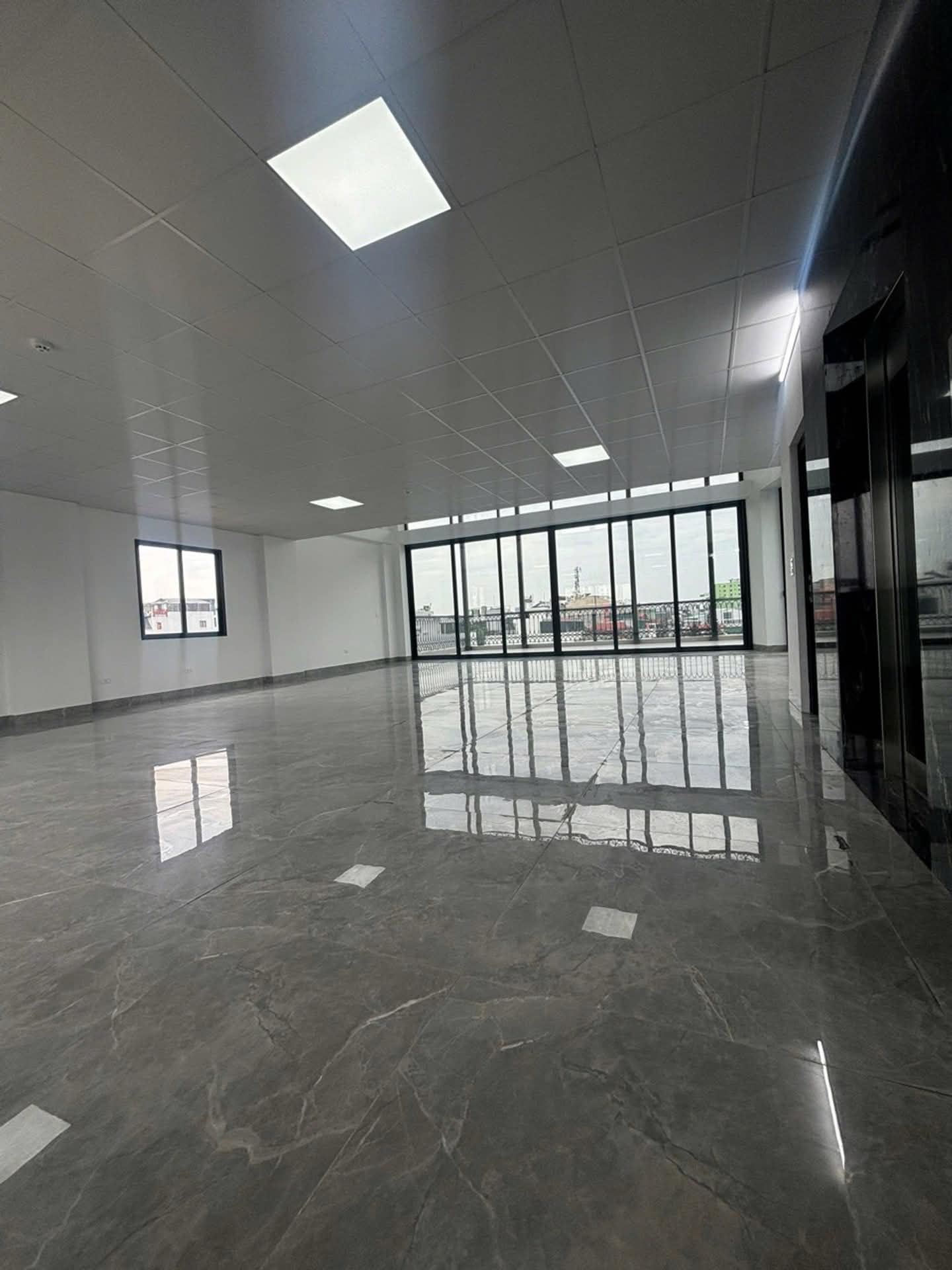 TÒA NHÀ MẶT PHỐ HỒNG TIẾN – BUILDING 10 TẦNG- MẶT TIỀN 8M 16013505