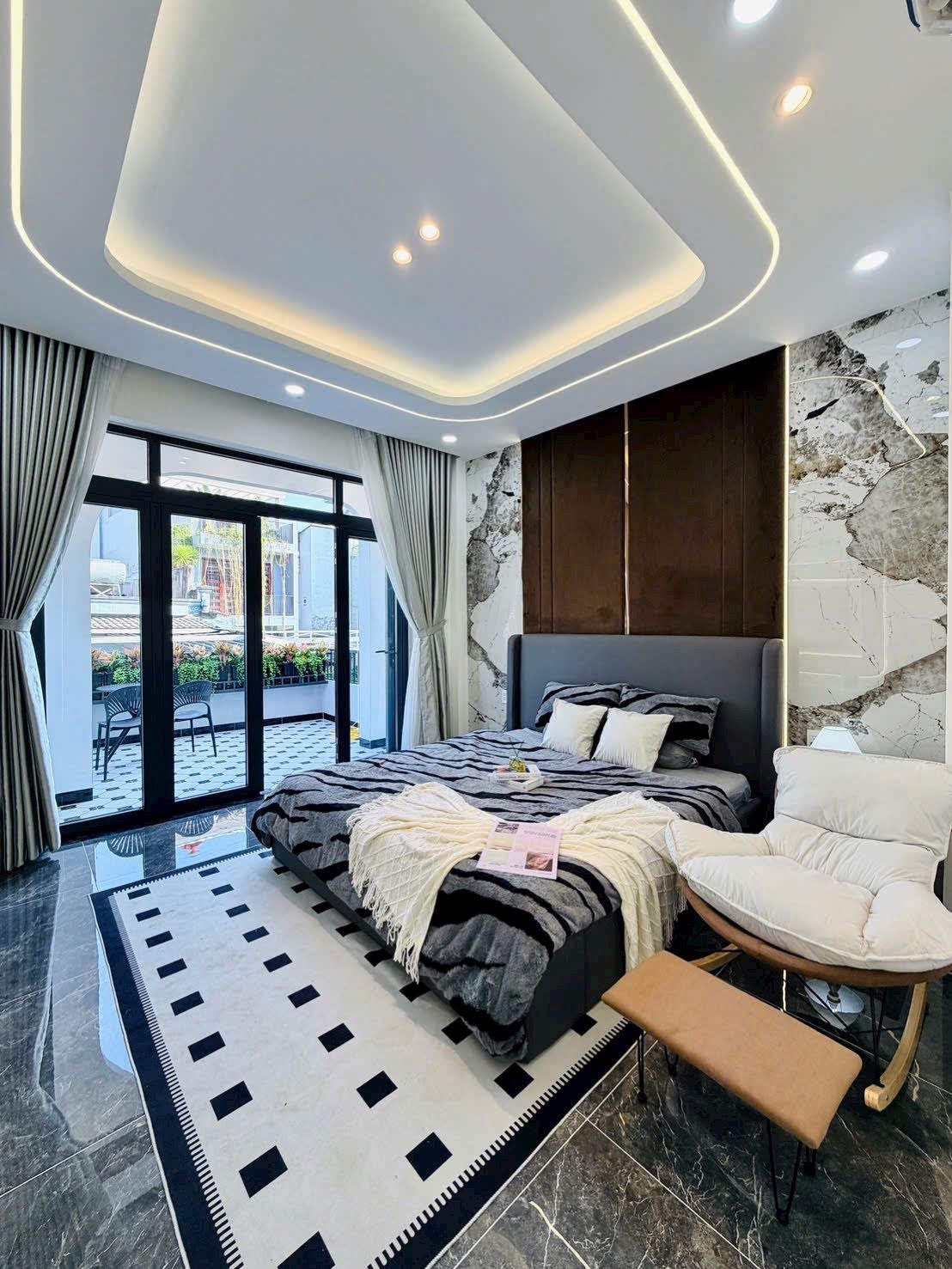 Bán nhà Gò Vấp ngay Emart Phan Huy Ích, 5 tầng, hẻm xe hơi, có gara ô tô, có thang máy, 64M2(4x16), 10.8tỷ TL mạnh 16013529