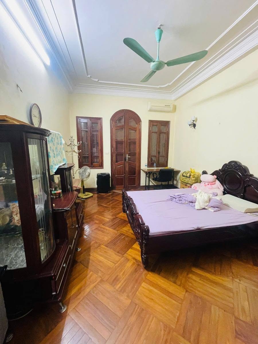 Bán nhà mặt phố Ấu Triệu, 70m2, 5 tầng, mặt tiền 3.9m, 134.5 tỉ, ô tô tránh, KD đỉnh 16013540